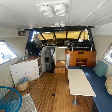 Mar Y Pepa سان أدريان دي بيزوس