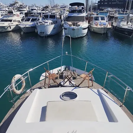 Πλωτό κατάλυμα Mar Y Pepa *